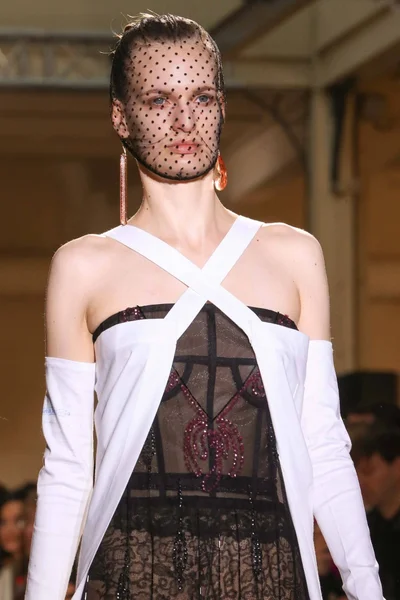 Look 70